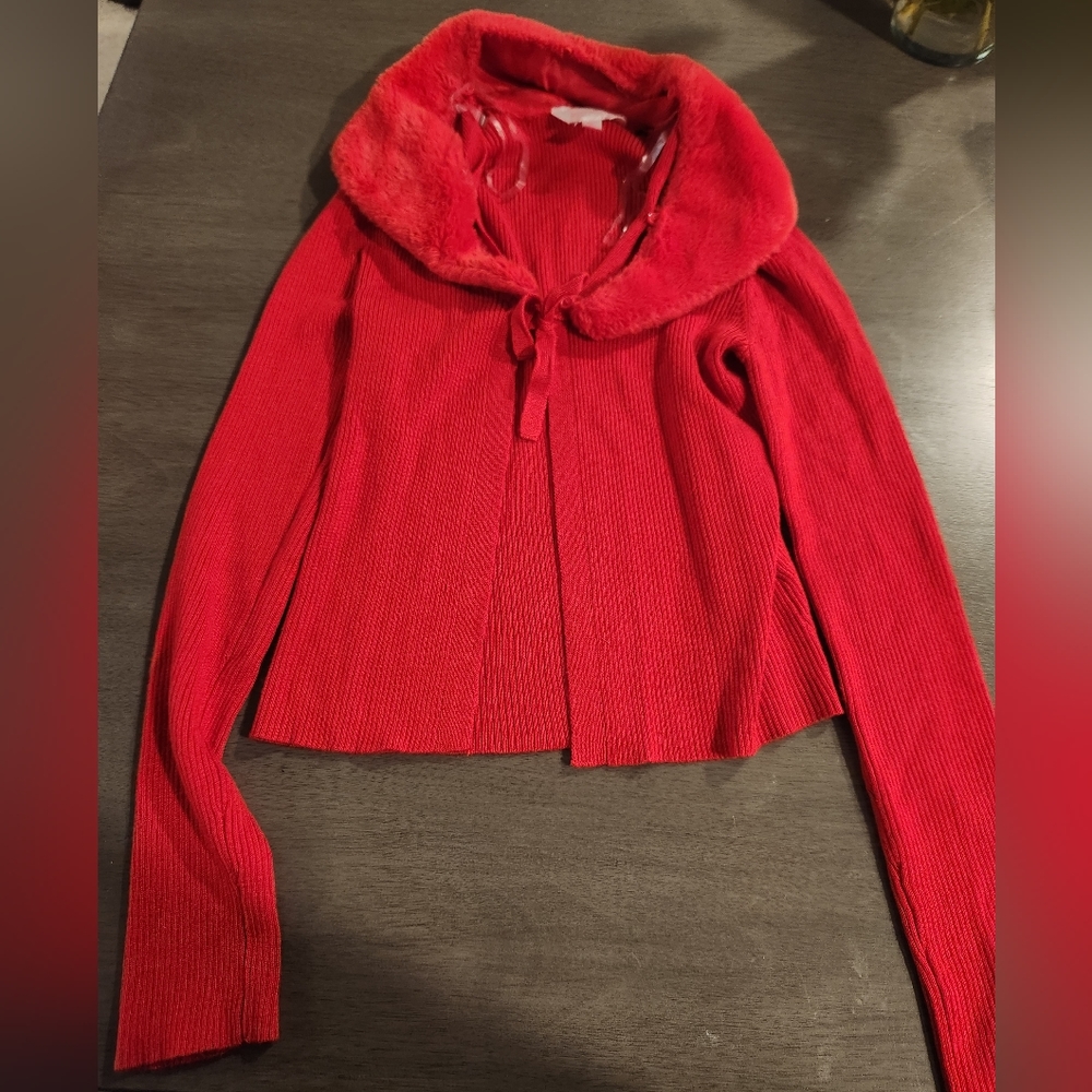 Red sweater - Picture 2 of 3